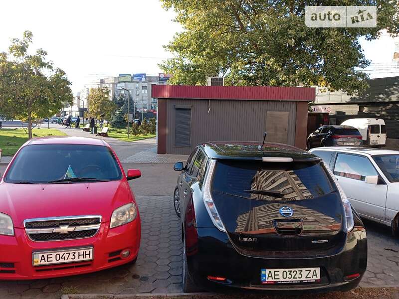 Хетчбек Nissan Leaf 2013 в Новомосковську