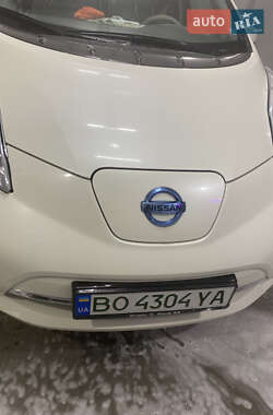 Хэтчбек Nissan Leaf 2012 в Вороновице