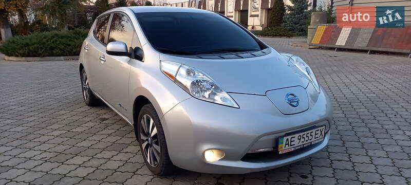 Хэтчбек Nissan Leaf 2016 в Павлограде