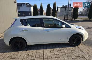 Хэтчбек Nissan Leaf 2012 в 