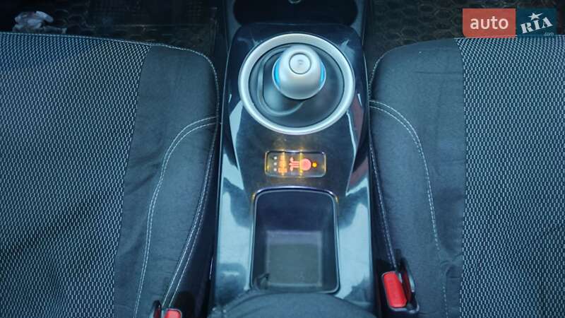 Хэтчбек Nissan Leaf 2015 в Сумах
