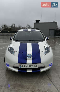 Хетчбек Nissan Leaf 2014 в Києві