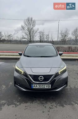 Хэтчбек Nissan Leaf 2018 в Киеве