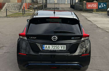 Хэтчбек Nissan Leaf 2018 в 