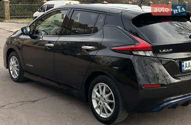Хэтчбек Nissan Leaf 2018 в 