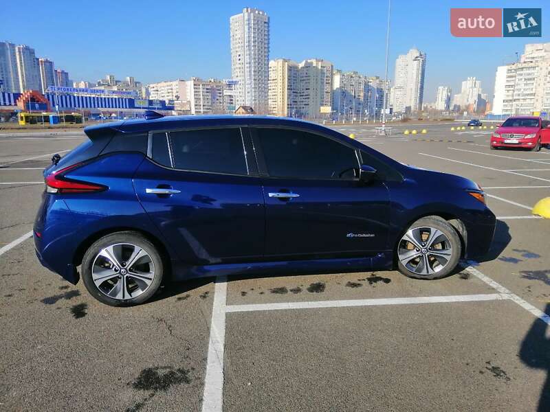 Хэтчбек Nissan Leaf 2017 в Киеве