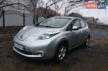 Хетчбек Nissan Leaf 2012 в Хмельницькому