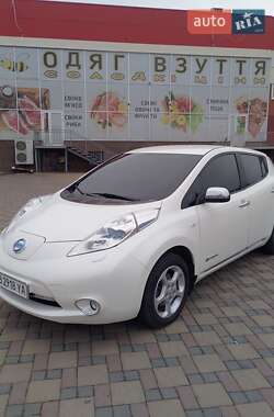 Хетчбек Nissan Leaf 2013 в Гайсину