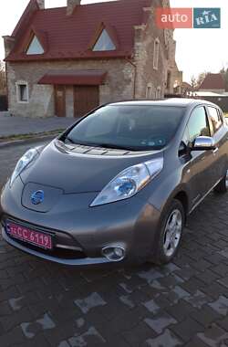 Хэтчбек Nissan Leaf 2014 в 