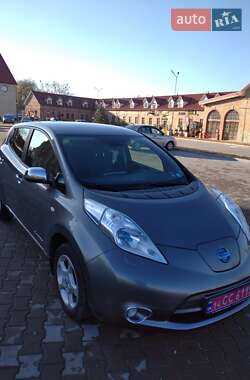 Хэтчбек Nissan Leaf 2014 в 
