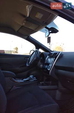 Хэтчбек Nissan Leaf 2014 в 