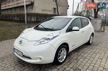 Хэтчбек Nissan Leaf 2017 в 