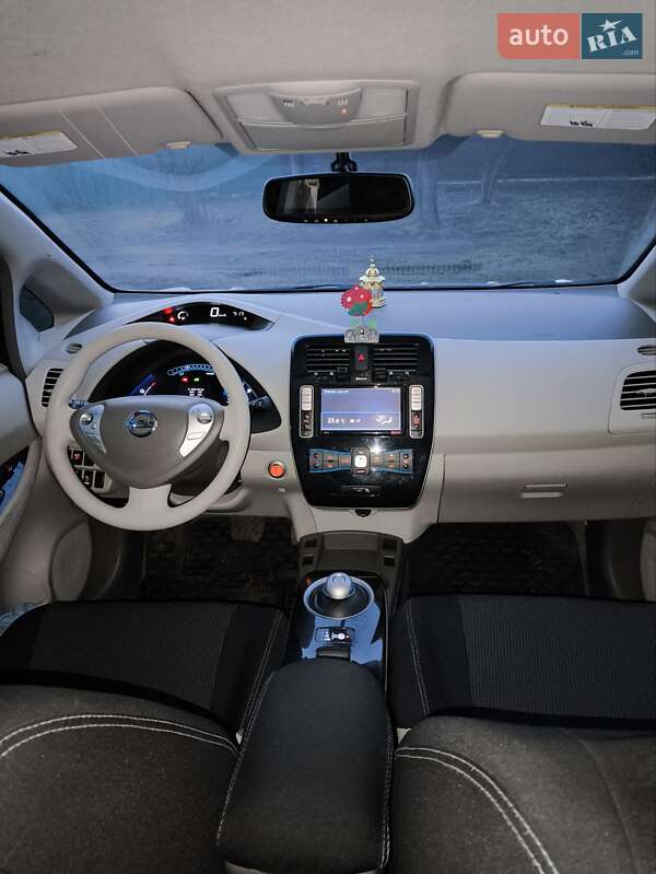 Хэтчбек Nissan Leaf 2011 в Козельце фото 2 Хэтчбек Nissan Leaf 2011 в Козельце