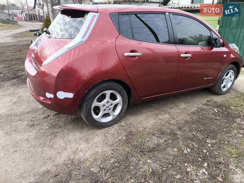 Хэтчбек Nissan Leaf 2011 в Козельце фото 5 Хэтчбек Nissan Leaf 2011 в Козельце