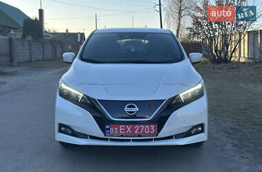 Хэтчбек Nissan Leaf 2019 в 