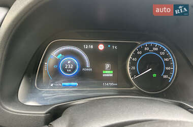 Хэтчбек Nissan Leaf 2019 в 