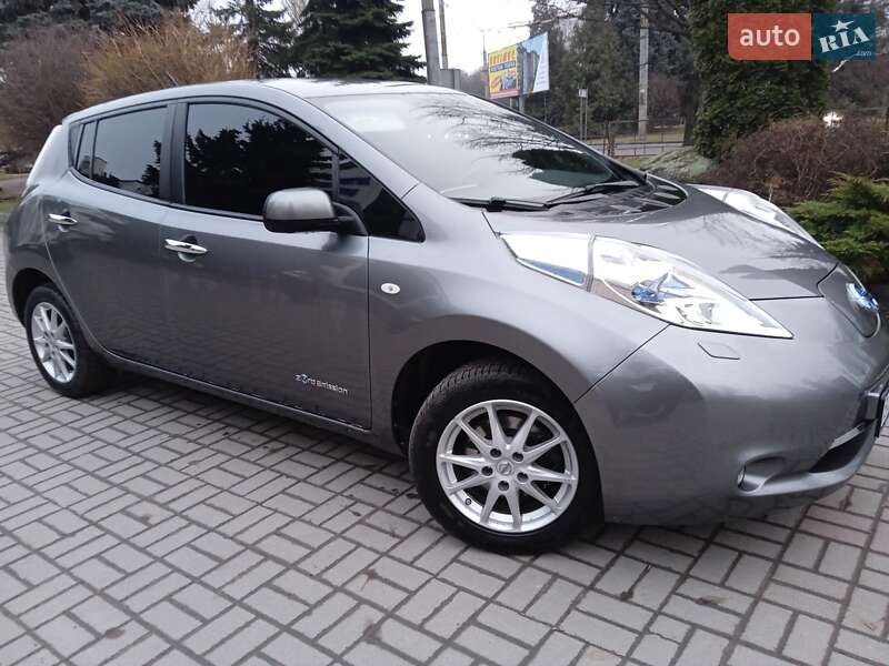 Хэтчбек Nissan Leaf 2015 в Тернополе