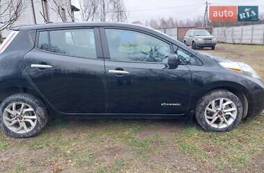 Хэтчбек Nissan Leaf 2015 в 