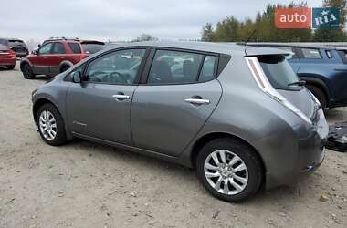 Хэтчбек Nissan Leaf 2015 в 