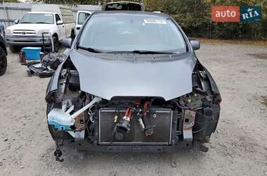 Хэтчбек Nissan Leaf 2015 в 