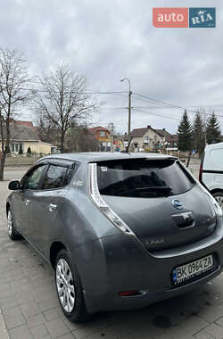 Хэтчбек Nissan Leaf 2015 в Ровно