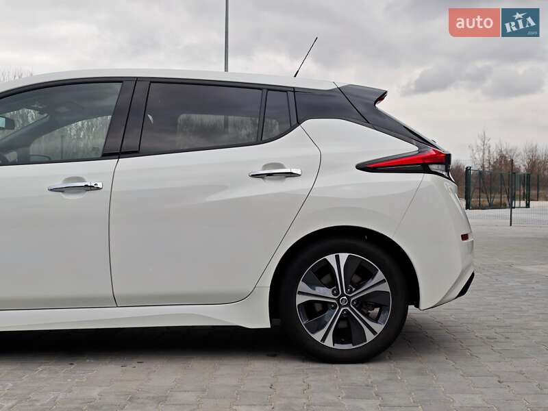 Хэтчбек Nissan Leaf 2020 в Дубно