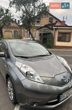 Хэтчбек Nissan Leaf 2015 в Ровно