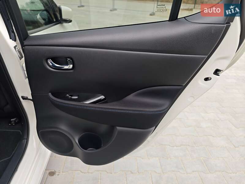 Хэтчбек Nissan Leaf 2020 в Дубно