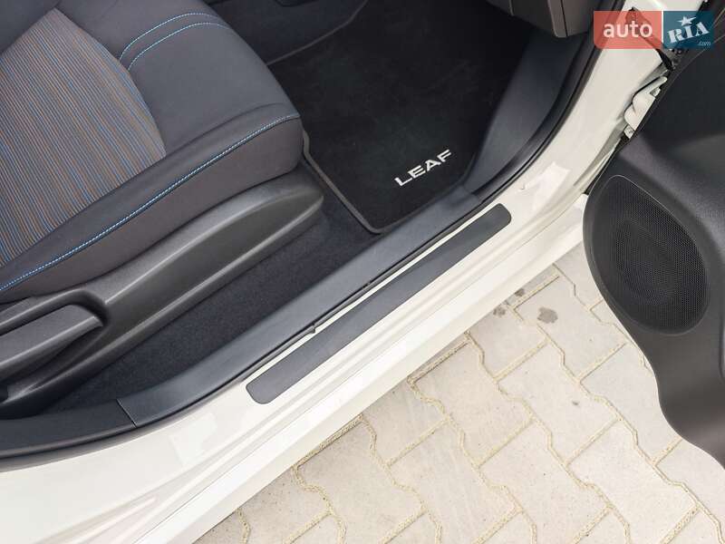 Хэтчбек Nissan Leaf 2020 в Дубно