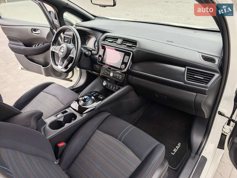 Хэтчбек Nissan Leaf 2020 в Дубно