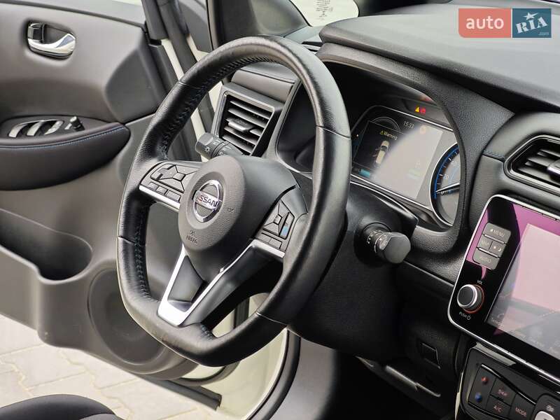 Хэтчбек Nissan Leaf 2020 в Дубно