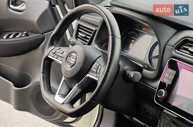 Хетчбек Nissan Leaf 2020 в 