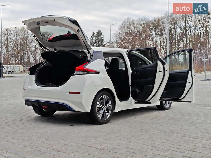 Хэтчбек Nissan Leaf 2020 в Дубно