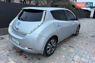 Хетчбек Nissan Leaf 2015 в Чернівцях