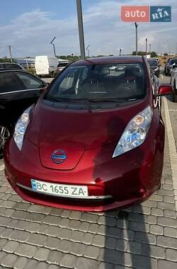 Хетчбек Nissan Leaf 2013 в Долині