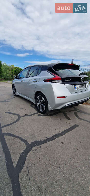 Хэтчбек Nissan Leaf 2021 в Днепре