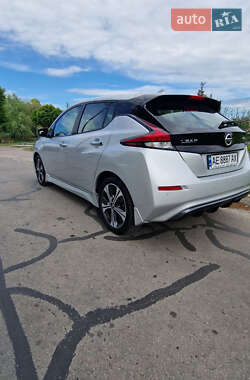 Хэтчбек Nissan Leaf 2021 в Днепре