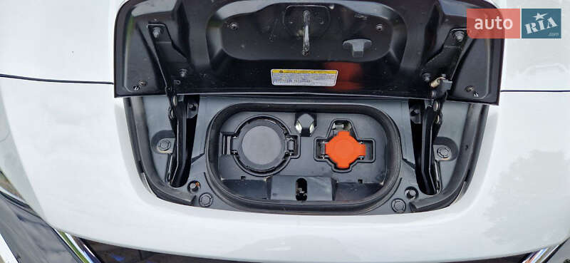 Хэтчбек Nissan Leaf 2021 в Днепре