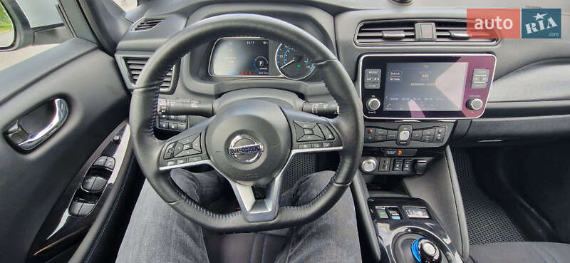 Хэтчбек Nissan Leaf 2021 в Днепре