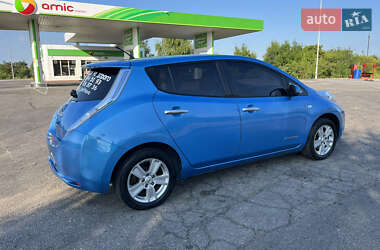 Хетчбек Nissan Leaf 2011 в Полтаві