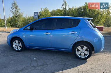 Хетчбек Nissan Leaf 2011 в Полтаві