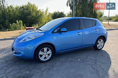 Хетчбек Nissan Leaf 2011 в Полтаві