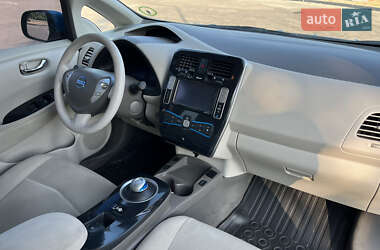 Хетчбек Nissan Leaf 2011 в Полтаві