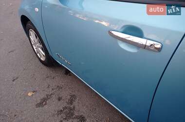 Хэтчбек Nissan Leaf 2015 в 