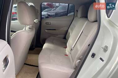 Хэтчбек Nissan Leaf 2011 в 