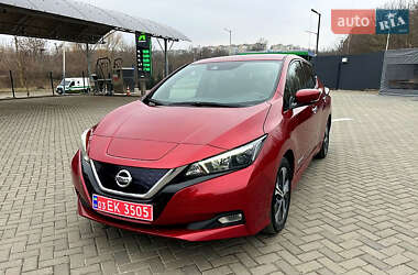 Хэтчбек Nissan Leaf 2018 в 