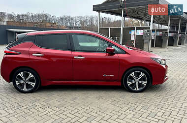 Хэтчбек Nissan Leaf 2018 в 