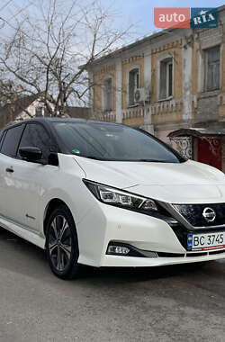 Хэтчбек Nissan Leaf 2020 в 