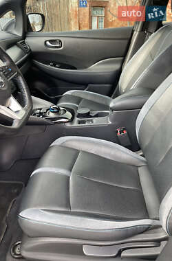 Хэтчбек Nissan Leaf 2020 в 