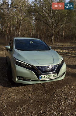 Хэтчбек Nissan Leaf 2018 в 